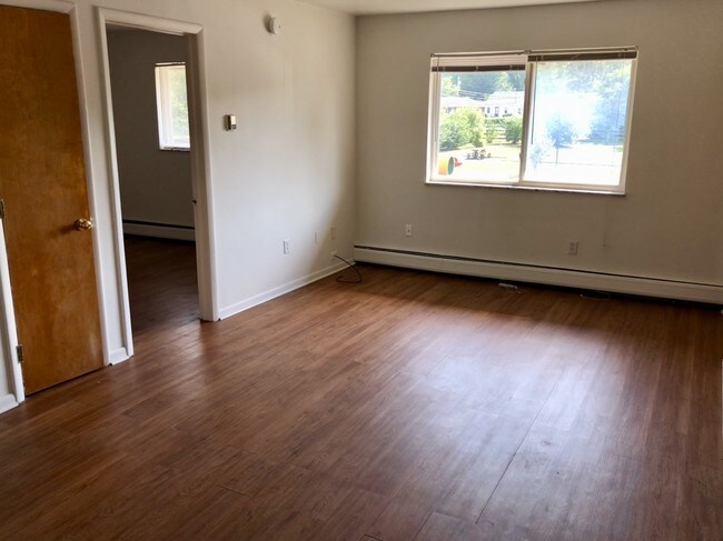 Building Photo - 3627 Delphos Ave