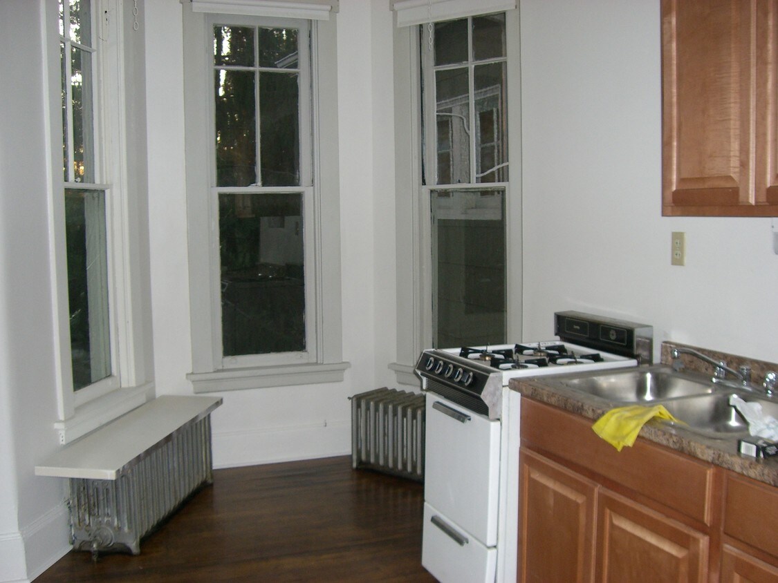 Kitchen - 2343 Park Ave