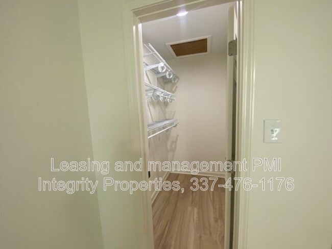 Building Photo - 105 Meaux Blvd