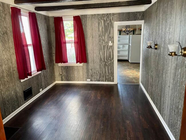 Foto del edificio - 863 E Poplar St