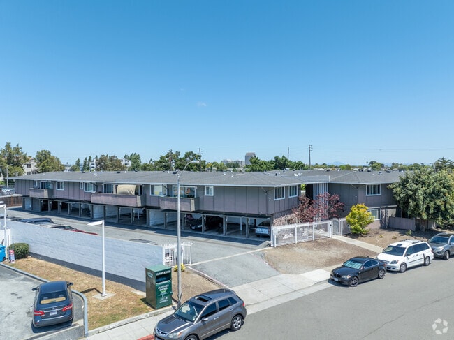 Building Photo - Lago Apartments