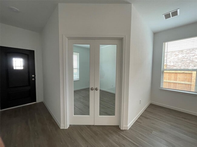Building Photo - 1328 Bright Hl Dr