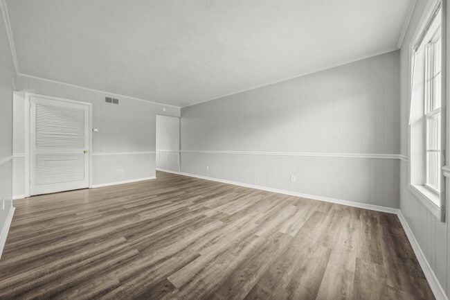 Building Photo - 627 Rice Cir