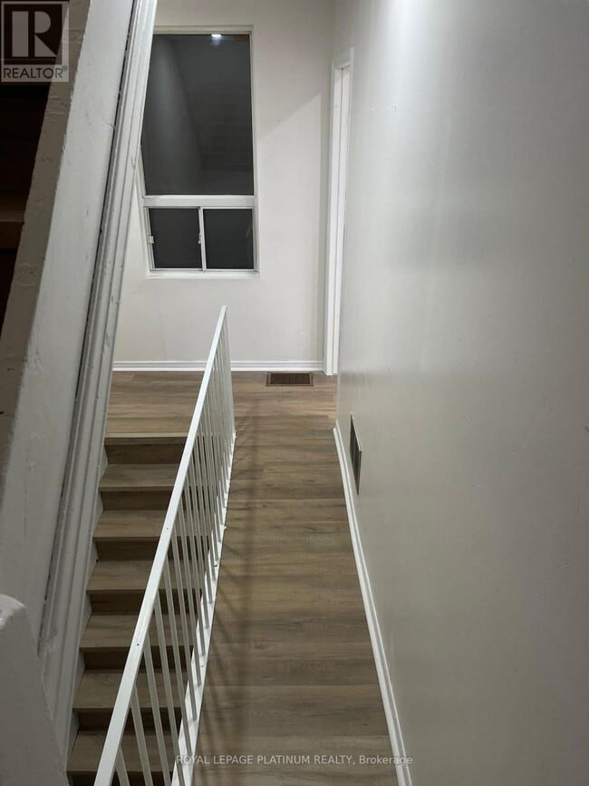 Building Photo - 700 Brock Ave