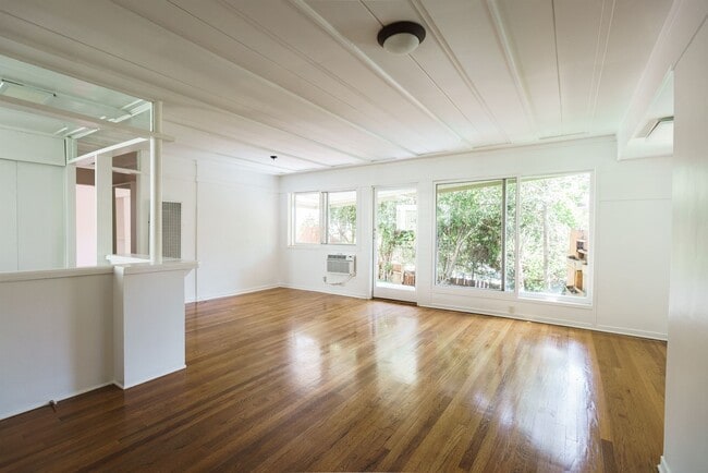 Interior Photo - 11833-37 Laurelwood Drive