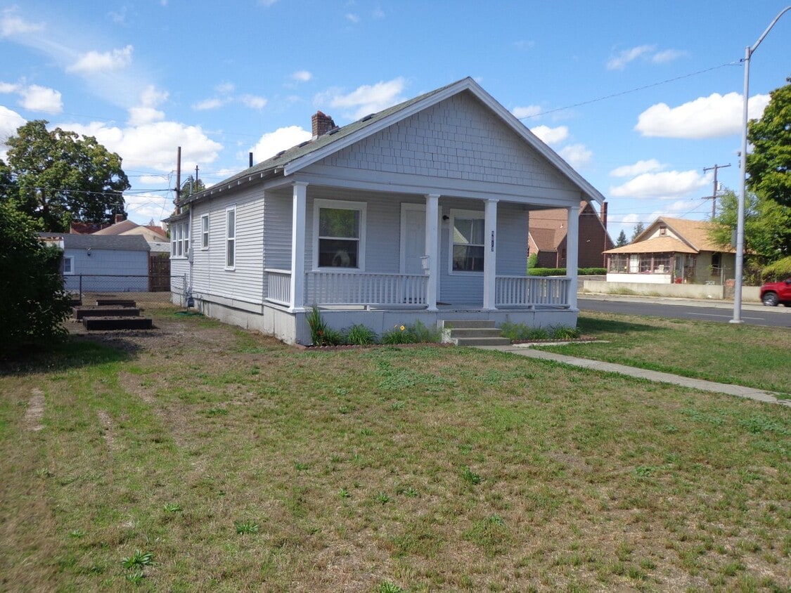 Building Photo - 4619 N Howard St