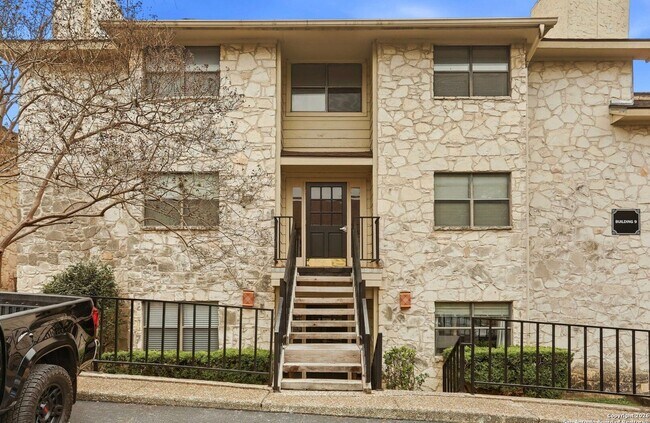 Foto del edificio - 7738 Chalmers Ave