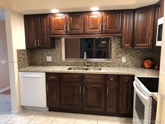 Foto del edificio - 12900 SW 13th St