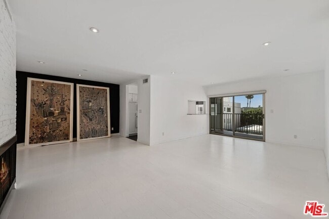 Building Photo - 949 Kings Rd