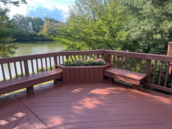 Building Photo - 2916 Bridgehampton Ct