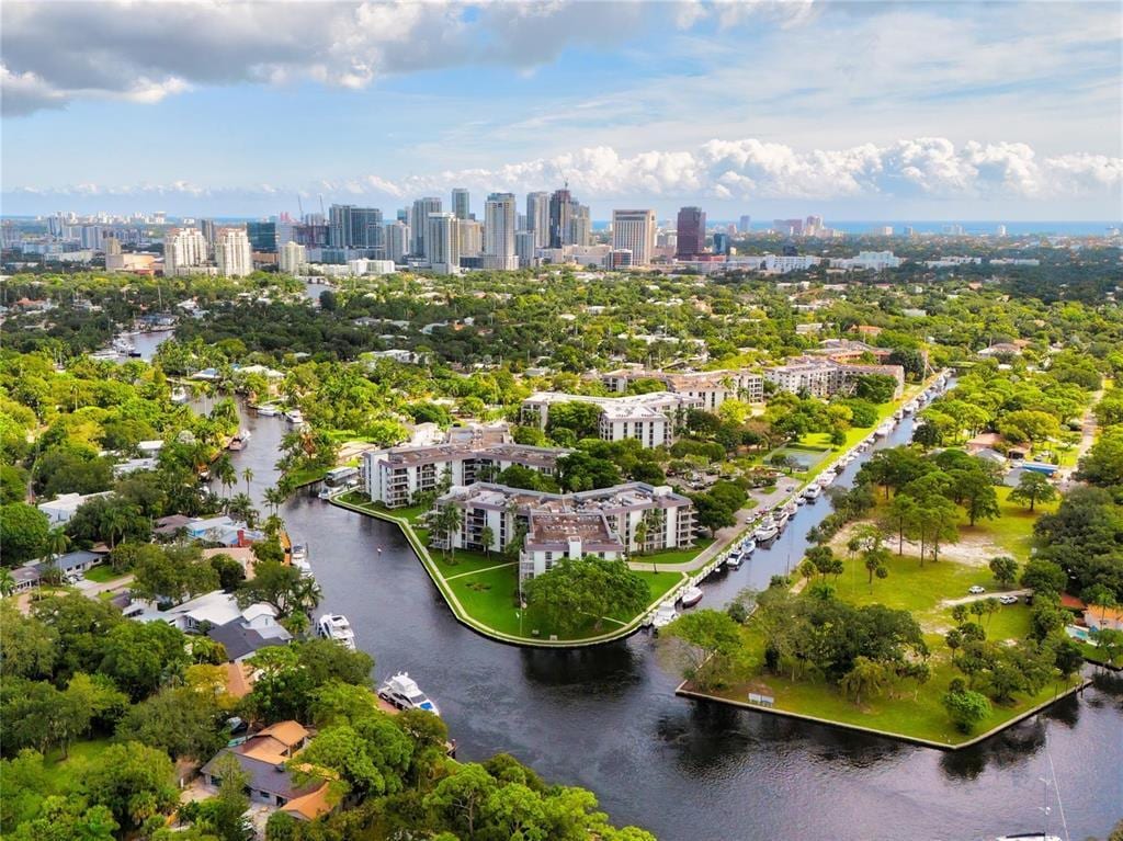 Foto principal - 900 River Reach Dr