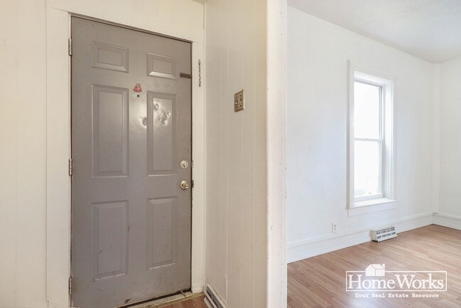 Foto del edificio - 415 E Broadway St