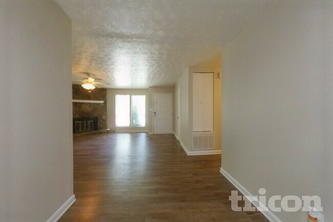 Foto del edificio - 724 Jacksons Mill Way NW