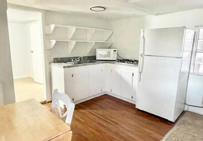 Building Photo - 1805 Collins Ave