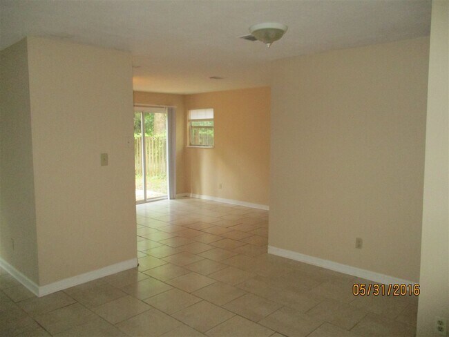 Building Photo - 2666 Faversham Dr