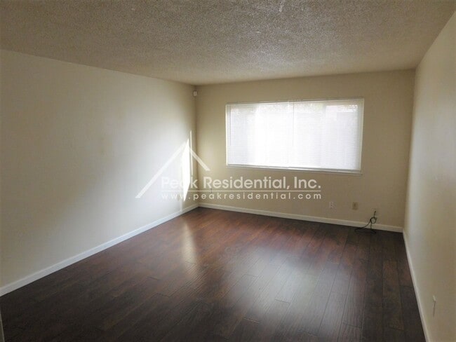 Building Photo - Updated 3bd/1.5ba Rancho Cordova Duplex