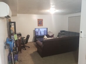 Building Photo - 473 S State St