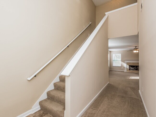Building Photo - 1006 Rolling Meadows Rd