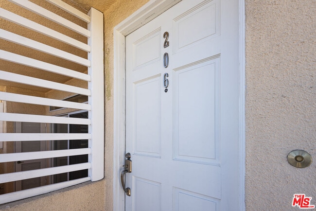 Foto del edificio - 13801 Oxnard St