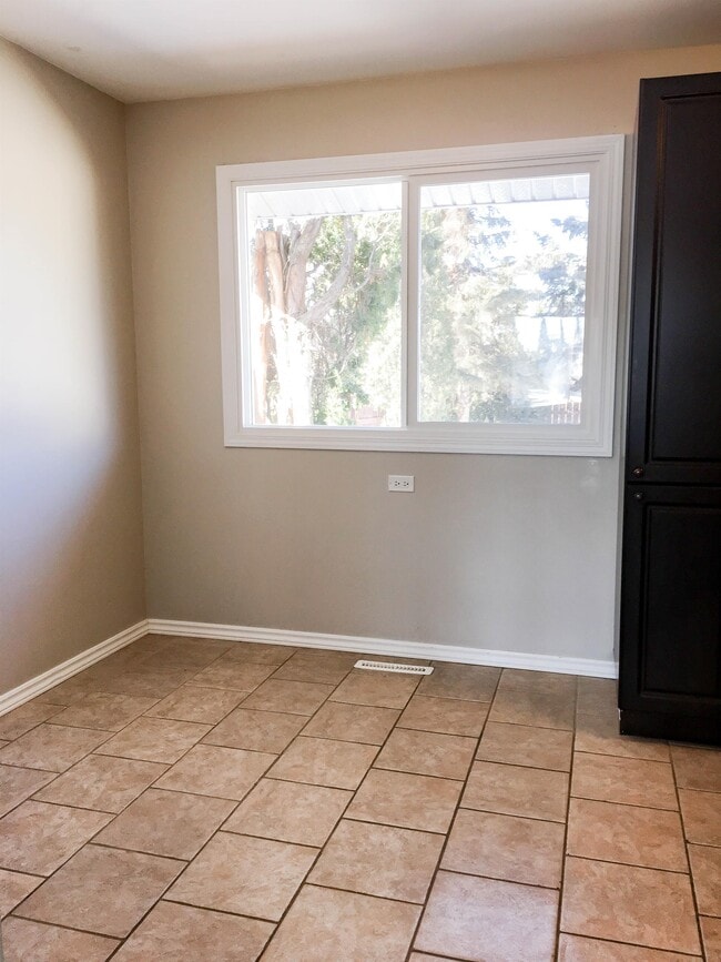 Building Photo - 10434-10164 164 St NW