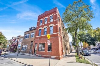Building Photo - 2859 S Lowe Ave