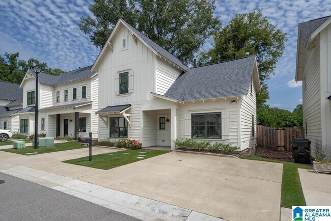 Foto del edificio - 1509 Cottage Grv
