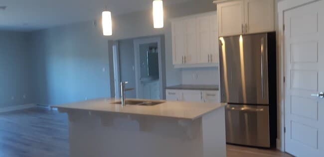 Building Photo - 85 Fieldstone Ct