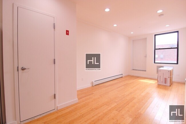 Foto del edificio - NEWLY CONSTRUCTED BRAND NEW 1 BEDROOM UTIC...