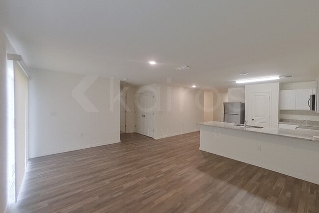 Building Photo - 20254 Lorenzo Ave