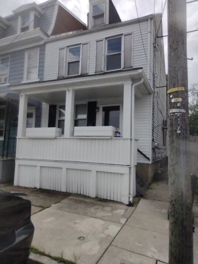 Foto del edificio - 902 Butler St