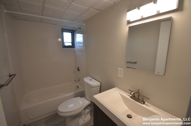 Building Photo - 125 Trapelo Rd