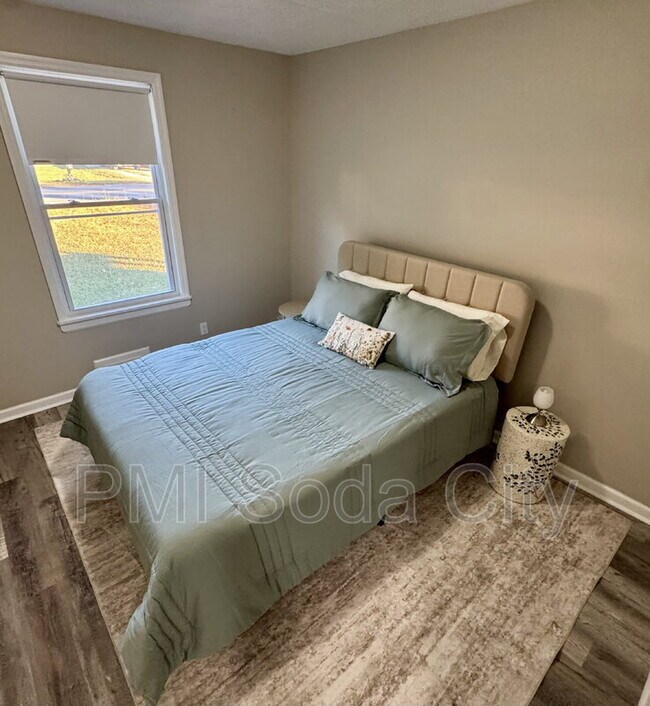 Foto del edificio - 3615 Truman St