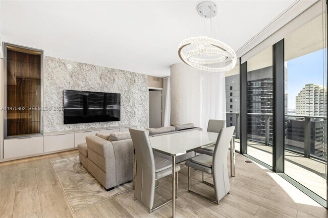 Foto del edificio - 45 SW 9th St