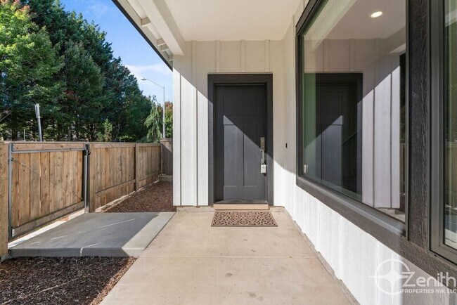 Foto del edificio - 16318 NE 20th St