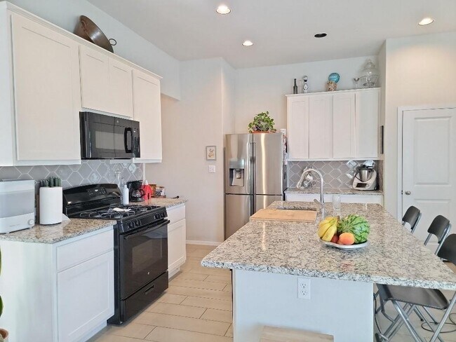 Foto del edificio - 1340 Low Branch Ln