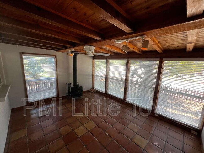 Building Photo - 2487 S Corona St