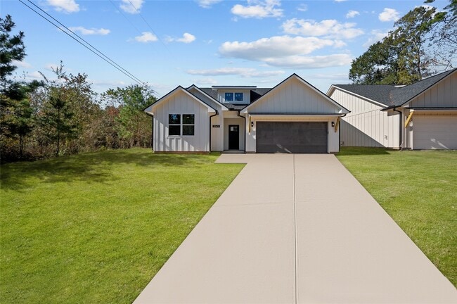Building Photo - 28407 Champion Oaks Dr