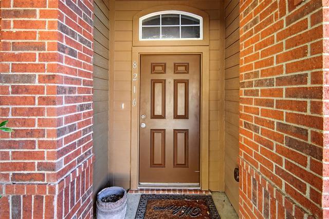 Foto del edificio - 8216 Deer Bluff Ln