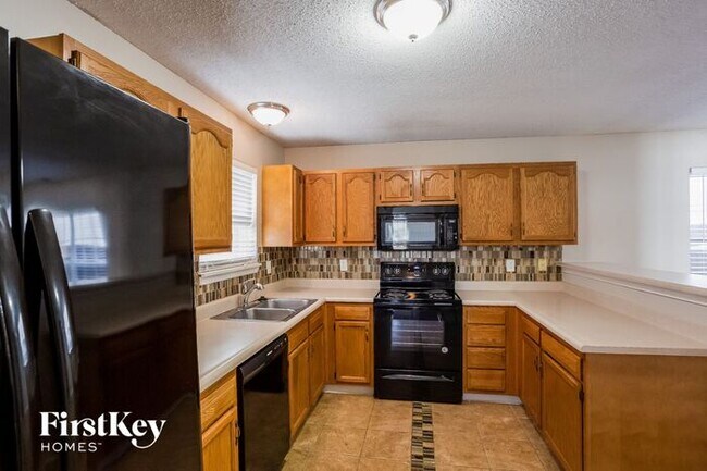 Foto del edificio - 5967 Liverpool Ln