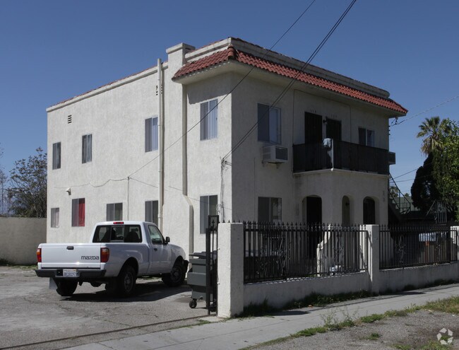 Building Photo - 3553 Park Ave