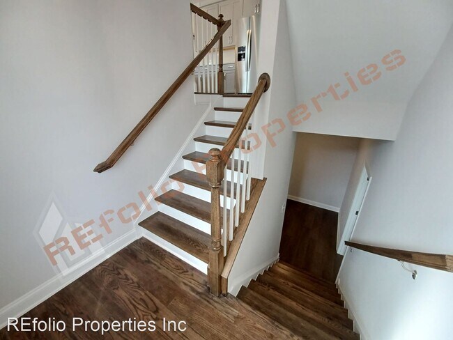 Building Photo - 4 br, 3.5 bath House - 835 Napier Drive