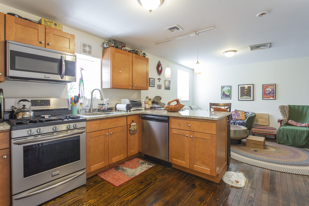 Primary Photo - 1182 S 11th St