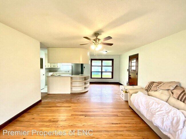 Building Photo - 3 br, 1 bath House - 8600 Richlands HWY