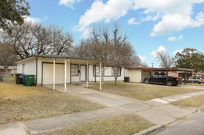 Building Photo - 3-BEDROOM SINGLE STORY HOME IN GREENHILL VILLAGE