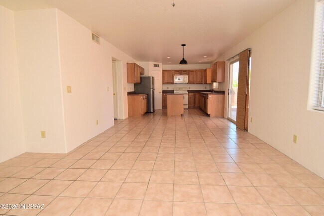 Building Photo - 2926 N Cardell Cir