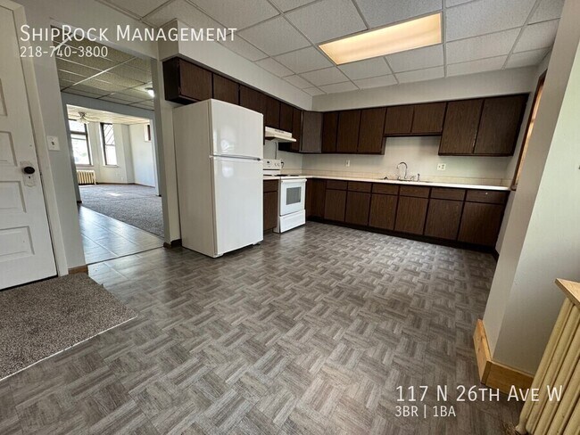 Building Photo - 117 N 26th Ave W