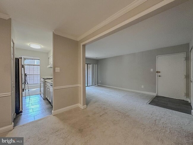 Building Photo - 3330 Woodburn Village Dr