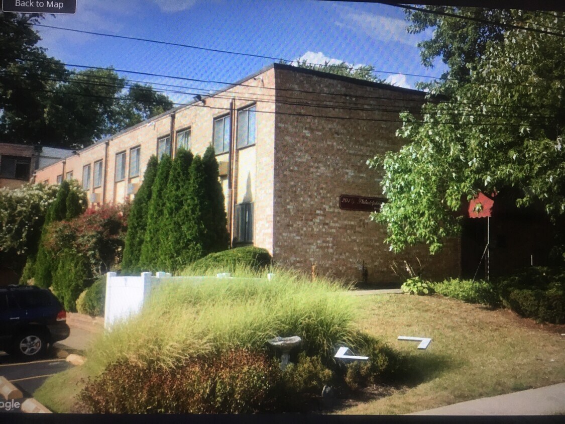 Primary Photo - 201 1/2 Philadelphia Pike