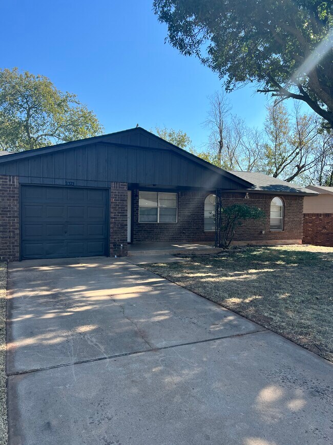 Photo - 2323 N North Star Dr House