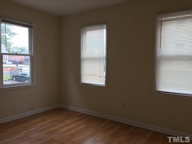 Foto del edificio - 1005 Carlton Ave